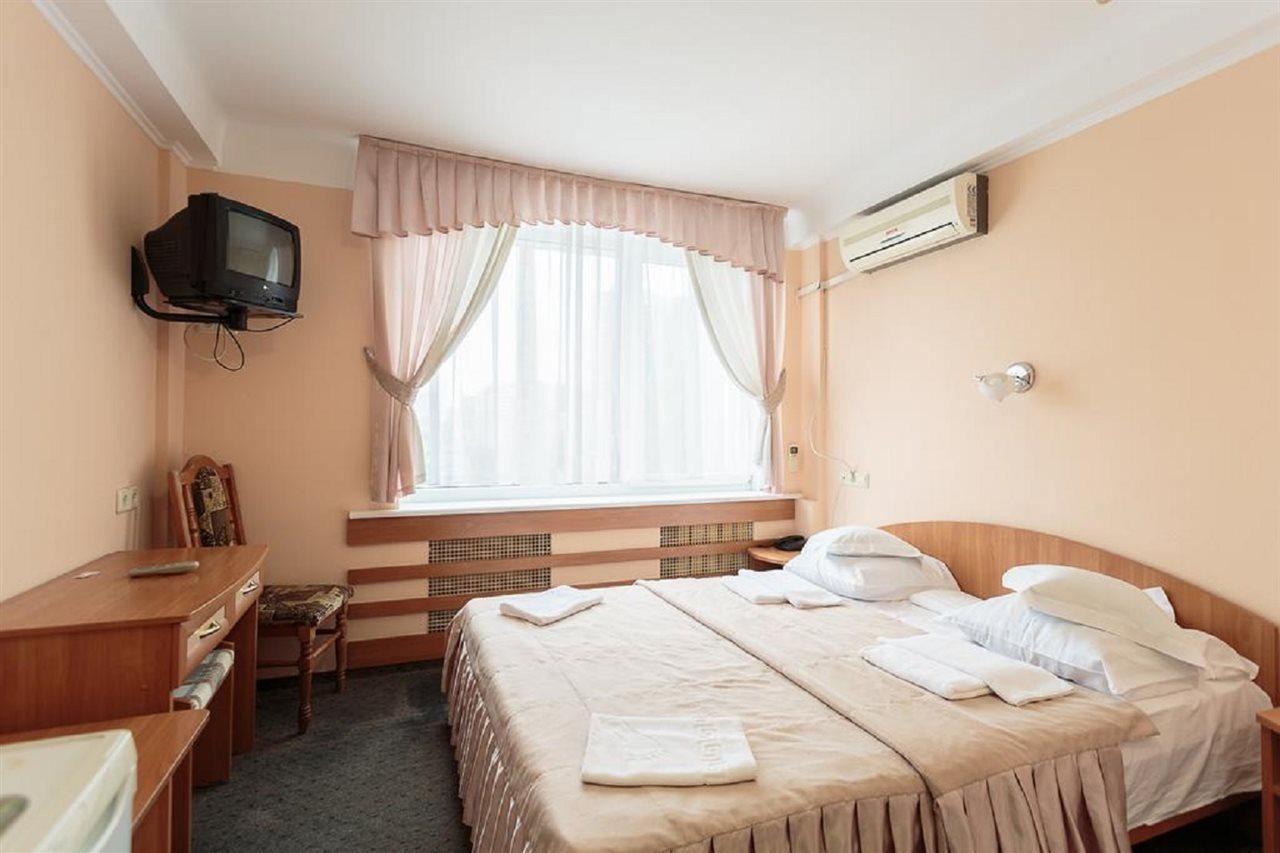 Druzhba Service Hotel Kijów Zewnętrze zdjęcie